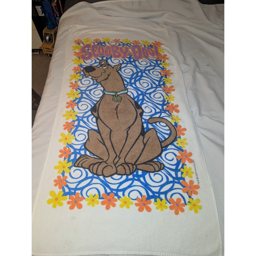 Vintage 2000 Scooby Doo Beach Towel  Y2K Groovy Flowers 60"x30"